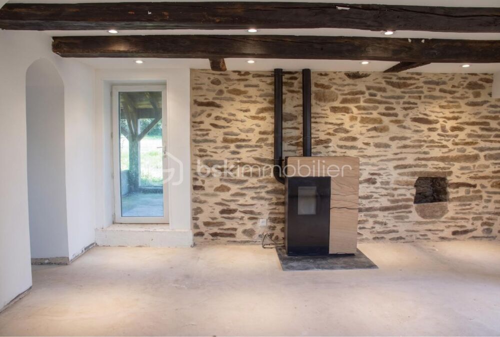 Maison en pierre de 100 m², 4 chambres, atelier et terrasse couverte