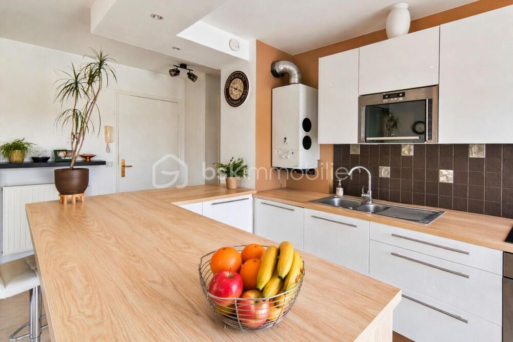 Vente Appartement Appartement 3 pièces entièrement rénové avec balcon et double parking Guyancourt
