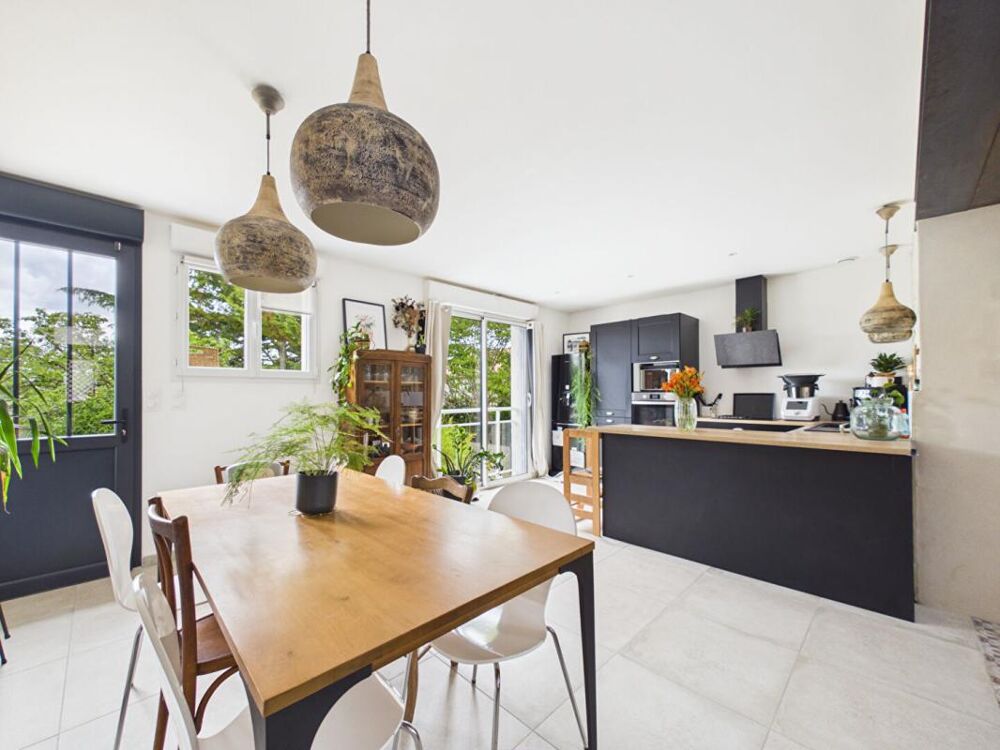 Vente Maison Maison de 110 m2 à Poitiers , quartier Chilvert, 3 chambres, jardin, vaste sous sol Poitiers