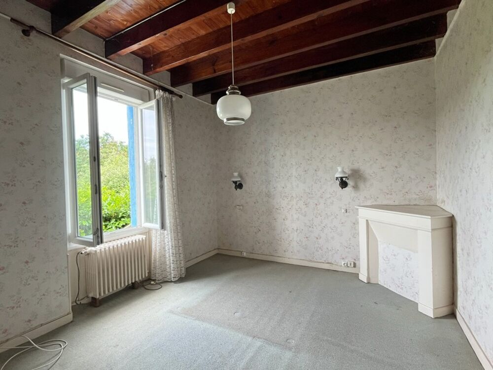 Maison en pierre avec dépendance et terrain  Saint-Gildas-des-Bois