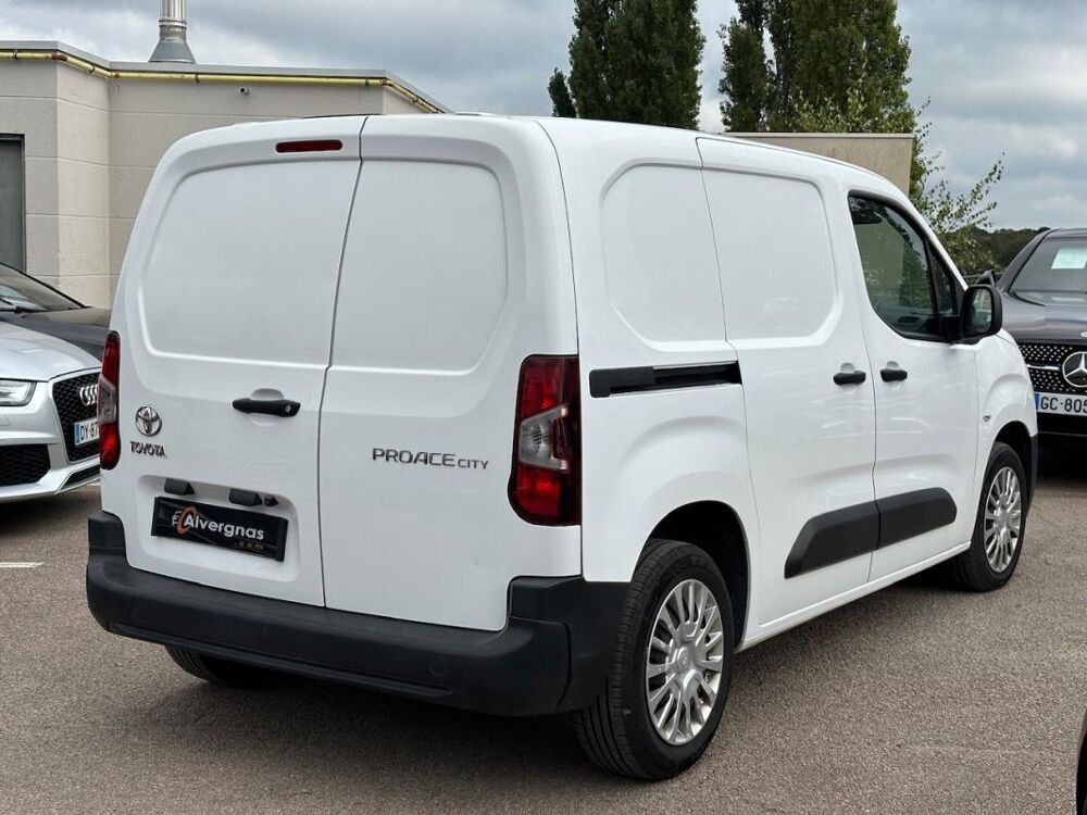 Proace FOURGON 1.5 MEDIUM 130 D-4D DYNAMIC AUTO PRIX TTC 2021 occasion 78240 Chambourcy