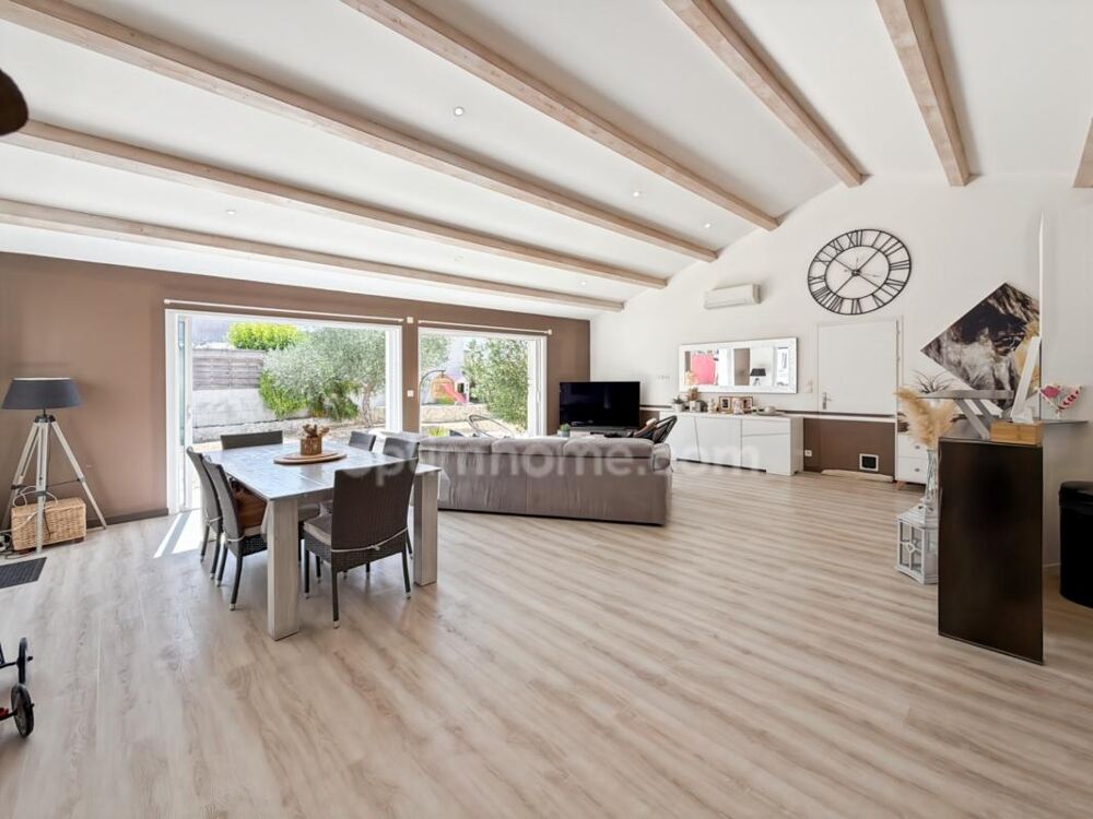 Vente Maison Maison à vendre 4 pièces de plain-pied avec jardin & garage LONGEVES (17) Longeves