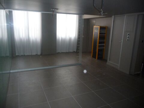 Local commercial 873 42000 Saint etienne