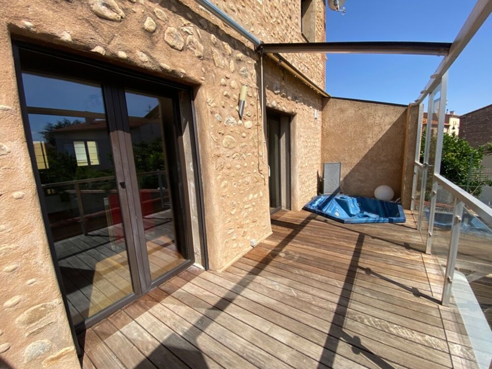 Dpt Pyrénées Orientales (66), à vendre proche LE SOLER Maison 5 pièces 169 m² garage, cour, jacuzzi