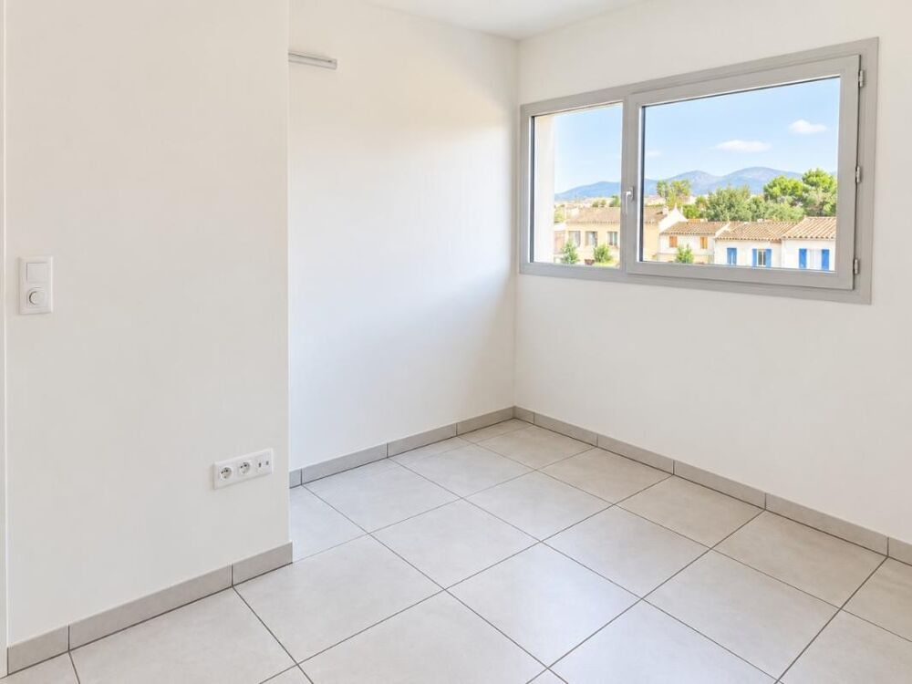 Location Appartement T2 avec balcon et parking à MARSEILLE Marseille 10