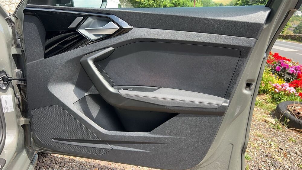 A1 1.0 TFSI 110 S-Tronic 7 S line - Automatique 2021 occasion 63950 Saint Sauves D Auvergne