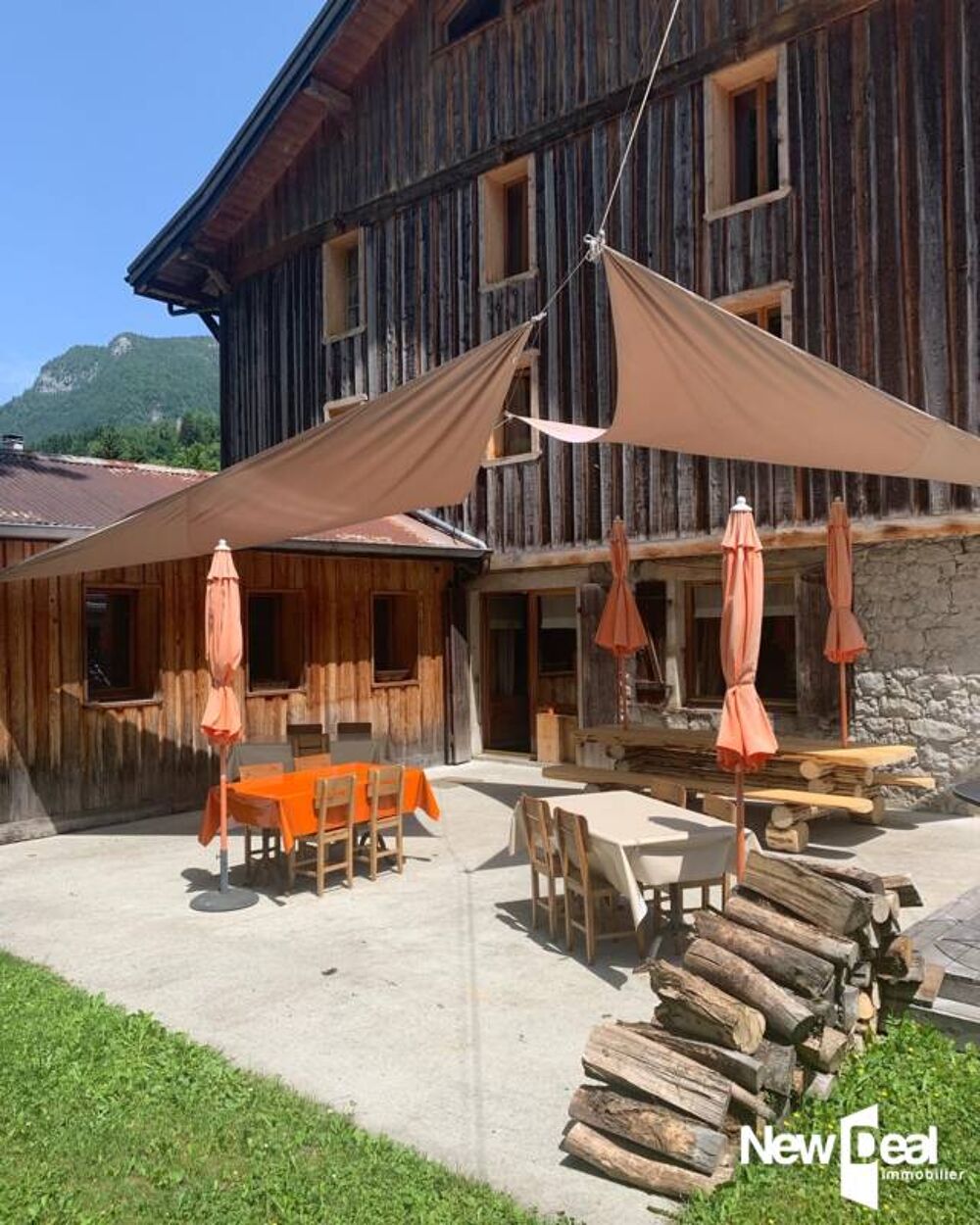 Vente Maison ENTREMONT - MAISON DE PAYS -12 Pièces - 8 Chambres  en GÎTE - AUBERGE - CHAMBRES D'HÔTES - 532 m² surface habitable loi carrez - Entremont
