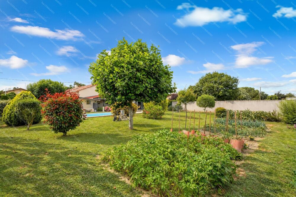 Vente Maison Maison familiale de plain-pied avec véranda, garage et piscine Saint hilaire