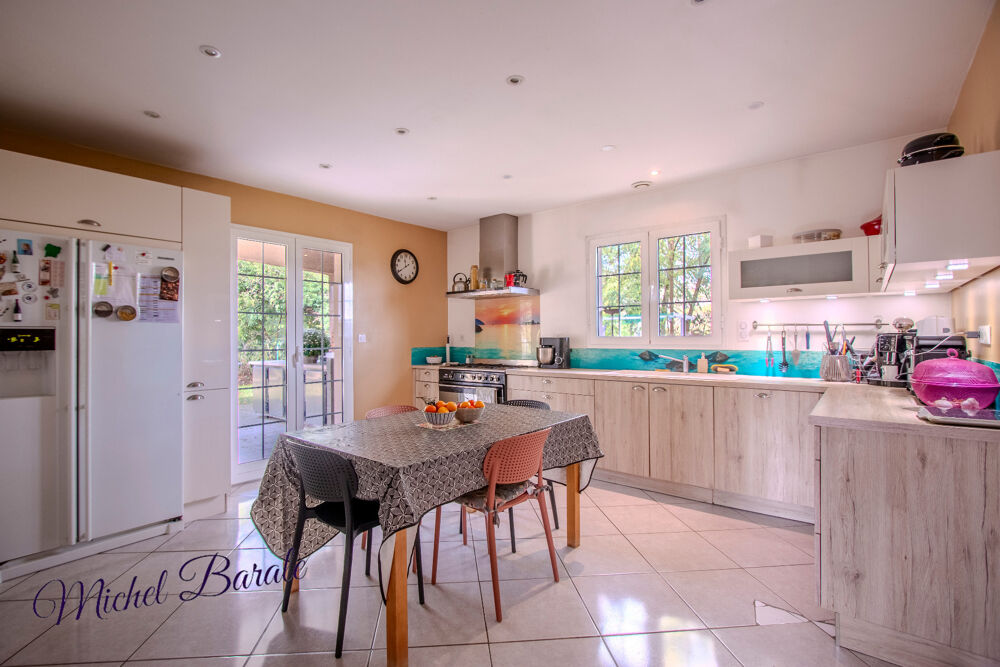 Vente Maison CHAVANAY – MAISON FAMILIALE 233 M² – 5 CHAMBRES – ESPACE INDÉPENDANT – PISCINE – SANS VIS-À-VIS Chavanay