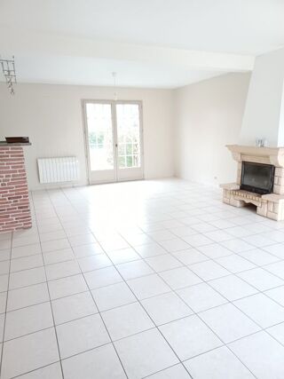  Maison à louer 6 pièces 110 m²