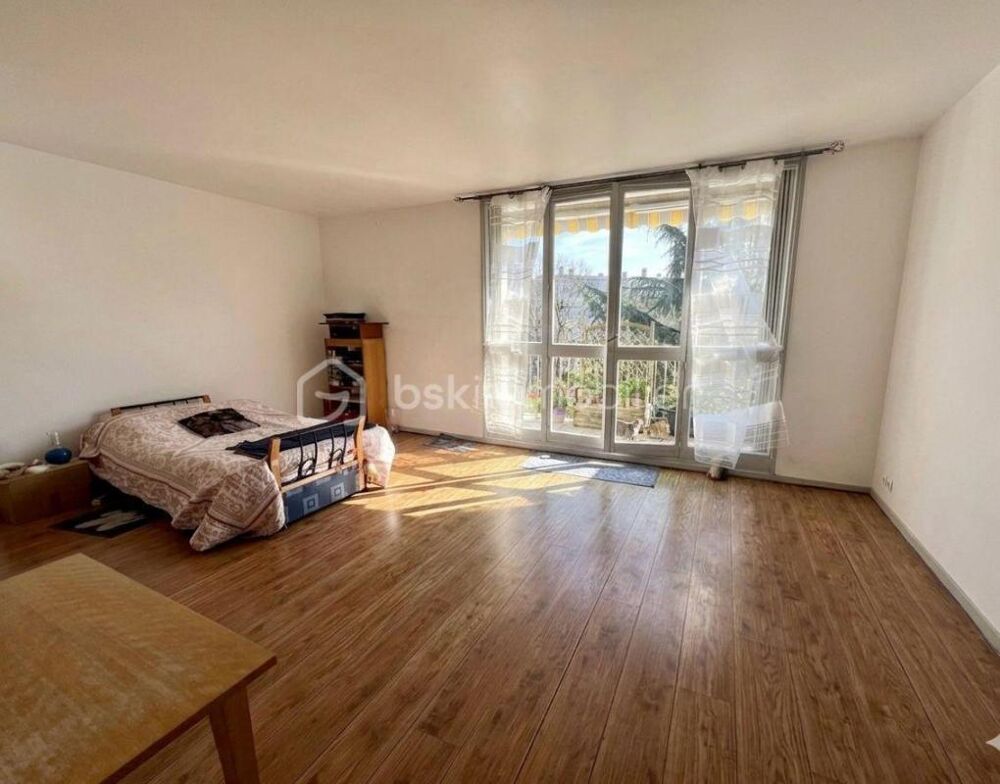 Vend Studio Avec Balcon