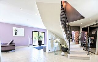  Maison � vendre 8 pi�ces 281 m�