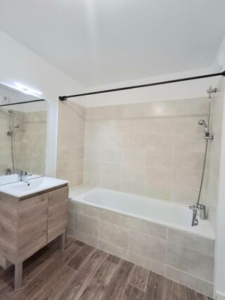 Appartement à louer 3 pièces 61 m²