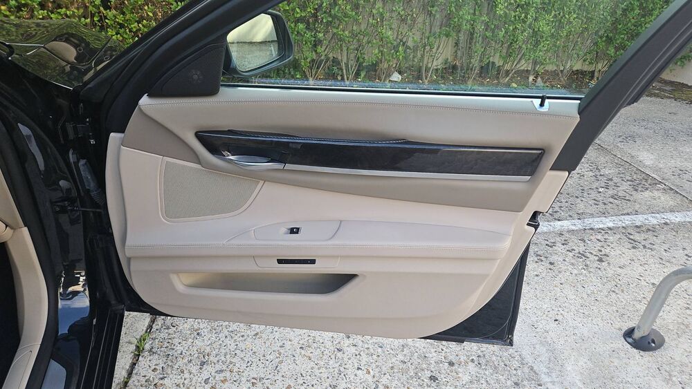 S&eacute;rie 7 750i xDrive 450 V8 BVA8 Luxe 2012 occasion 95260 Beaumont Sur Oise
