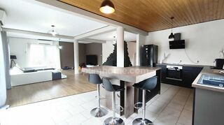  Maison  vendre 8 pices 240 m