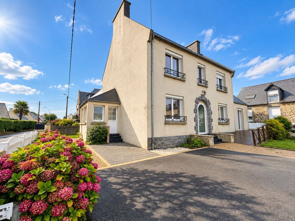 Vente Maison Lesneven – Maison familiale d'environ 185 m² – 6 chambres – Terrain de 739 m² Lesneven