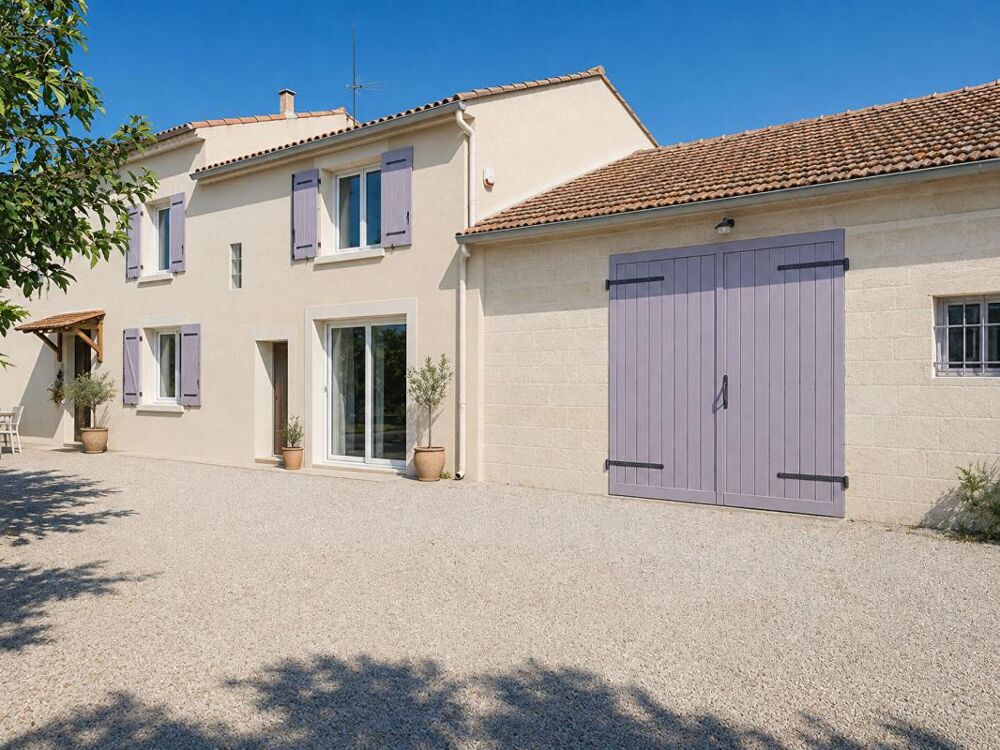 Vente Maison MAS 7 pièce(s) 144m2 habitable + 120m2 à finir d'aménager en RDC Jardin 3761m2 Piscine Hangar Chateaurenard
