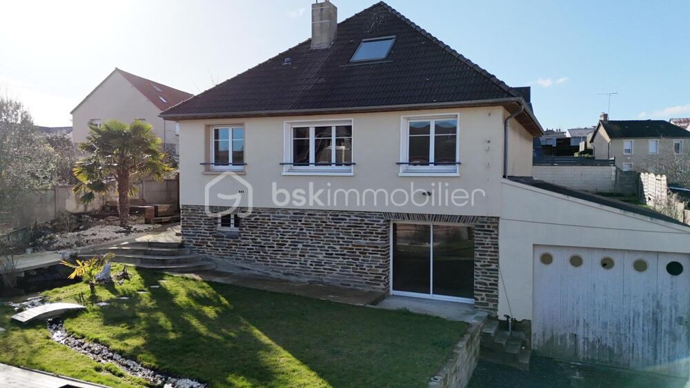 Maison sur sous sol aménagé bénéficiant d'un grand garage attenant