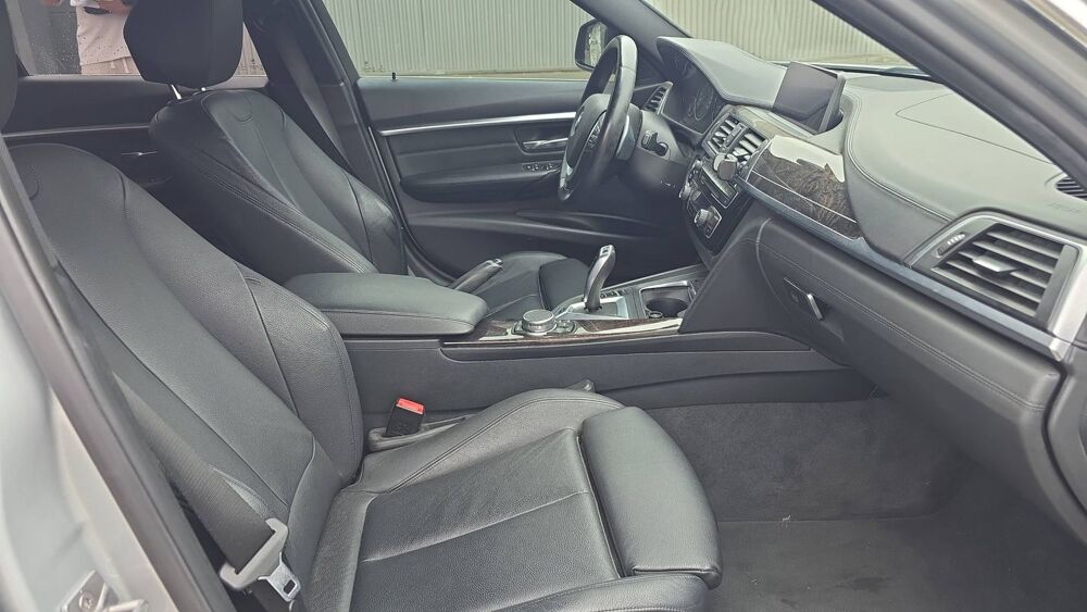 S&eacute;rie 3 (F30) 330e 252 BVA8 Luxury - 5 places Automatique 2016 occasion 91540 Mennecy