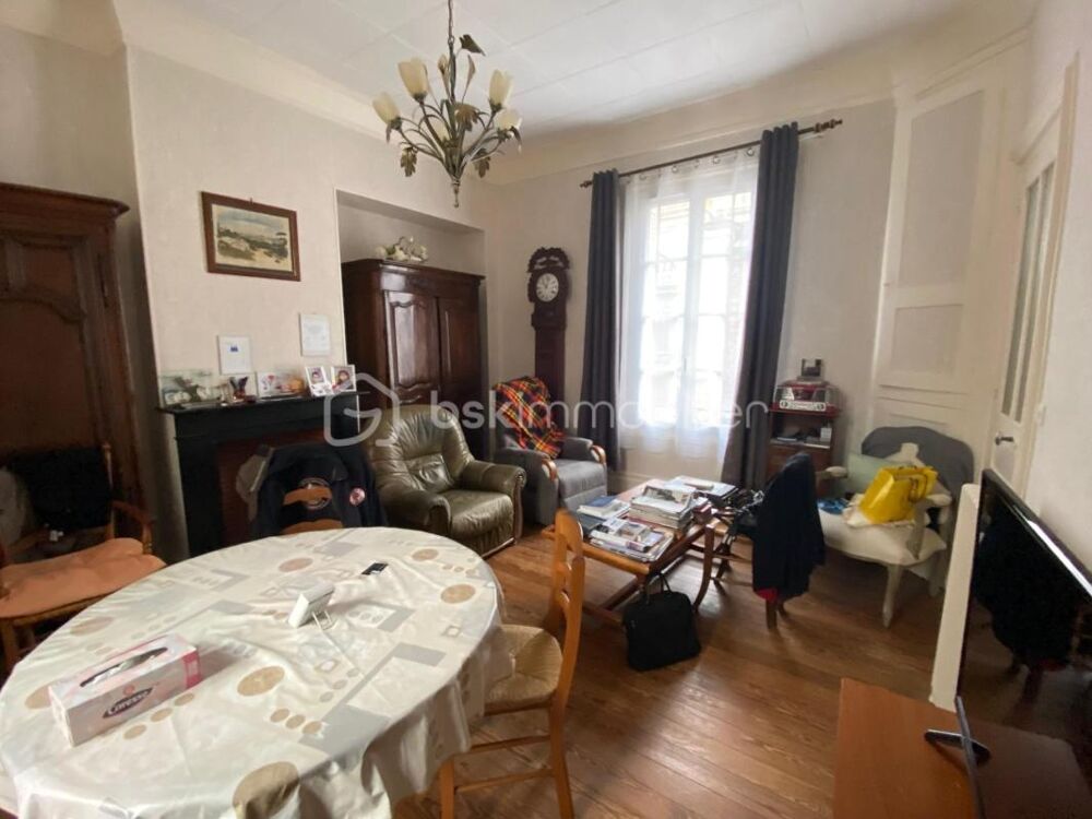 Maison de caractère idéalement située en centre ville