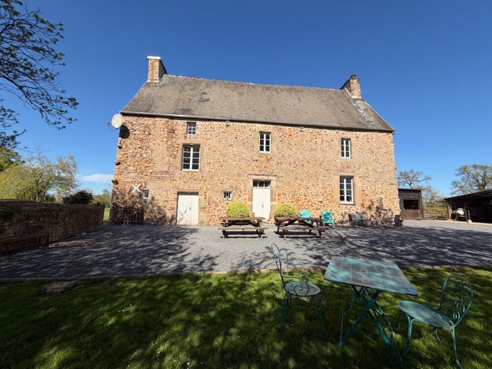 ? PROPRIÉTÉ ÉQUESTRE DE CARACTÈRE  3,3 HECTARES  HABITATION + GÎTE + DÉPENDANCES LE DEZERT (50)