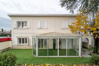  Maison à vendre 10 pièces 220 m²