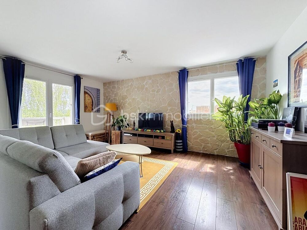 EZANVILLE - Appartement 4 pièces 83m²  Dernier étage au 4ème AVEC ascenseur, balcon, 2 places de parking et 1 cave