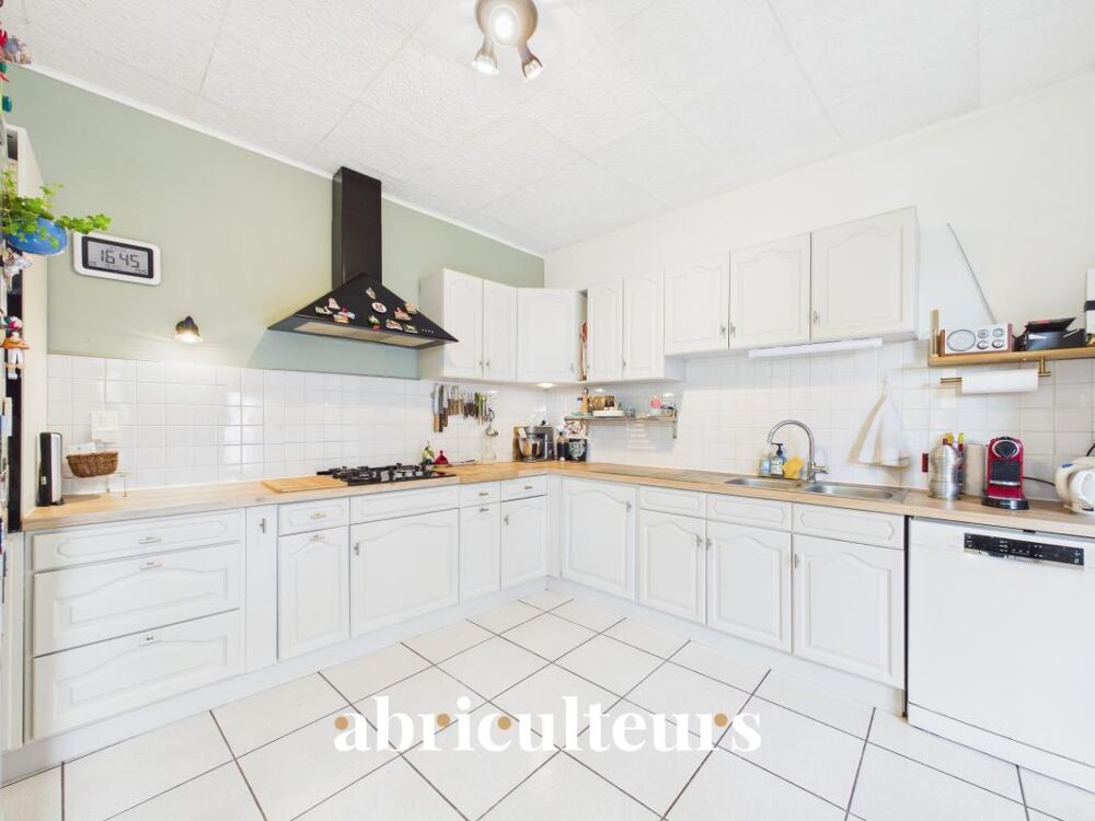 Vente Maison Maison familliale avec jardin arboré en vente à  Nantes (44100) Nantes