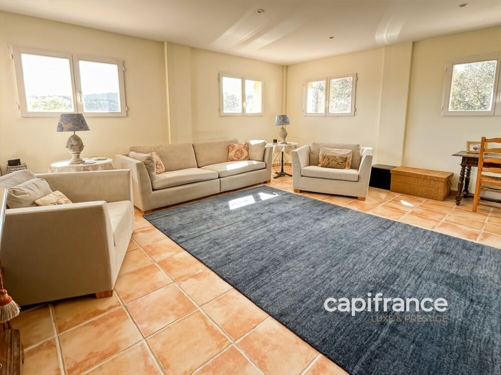 � vendre  Villa Bagnols-en-For�t (83600)