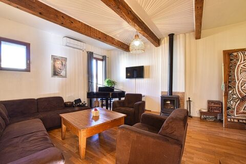   Maison de village au cur de Lavrune  Charme, espace et multiples possibilits Maison - 5 pice(s) - 112 m