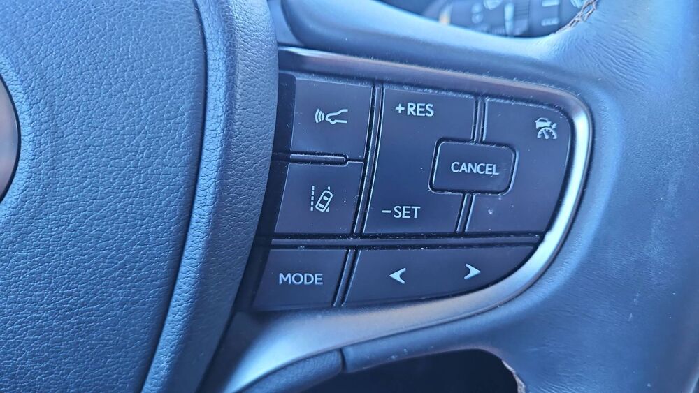 UX 250h 2.0 VVT-i 184 Hybrid 4WD e-CVT Luxe 2020 occasion 73000 Chambery