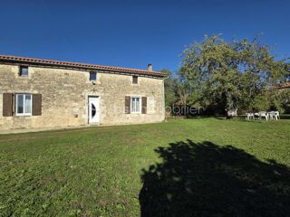 Vente Maison Maison en pierre avec jardin clos de 1 320 m² Limalonges