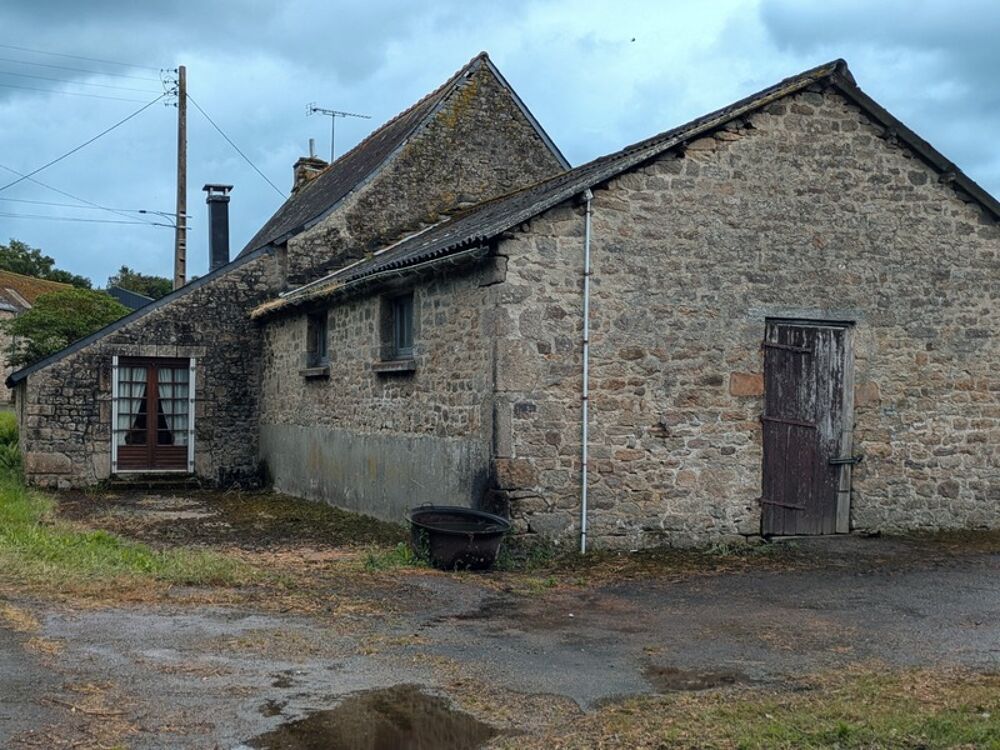 Séglien longére de 115m² environ vie de Plain pied 5 pièces dépendances, hangar de 420m², puits, Parcelles de 4746 m²