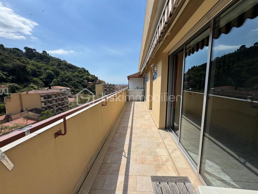 Dernier étage en duplex  Terrasse, volumes, aperçu mer