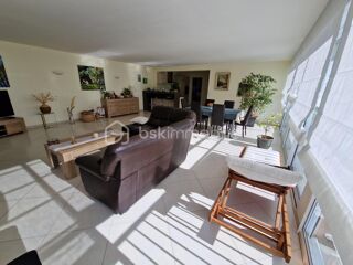  Maison � vendre 9 pi�ces 240 m�