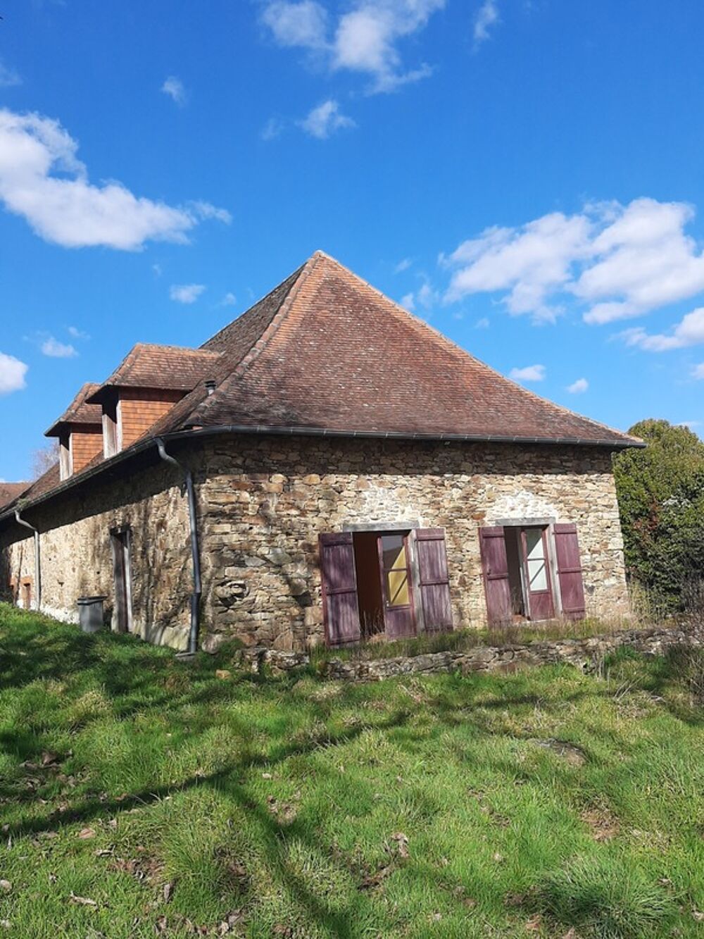 Maison à vendre 11 pièces SAINT PRIEST LIGOURE (87)