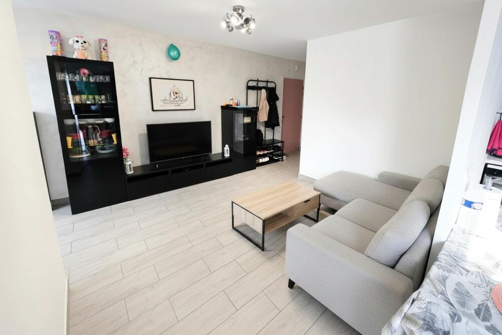 Trappes / Duplex récent de 96 m2 / 3 chambres + 2 parkings