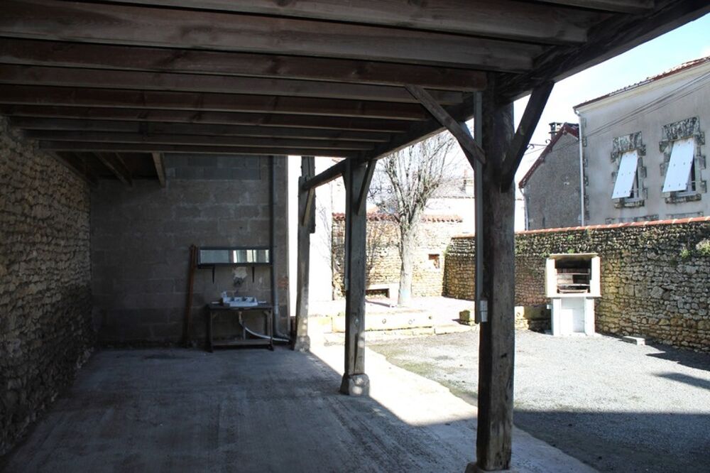 Vente Maison Dpt Deux Sèvres (79), à vendre AIRVAULT maison P7 de 154 m² - Terrain de 565,00 m² Airvault