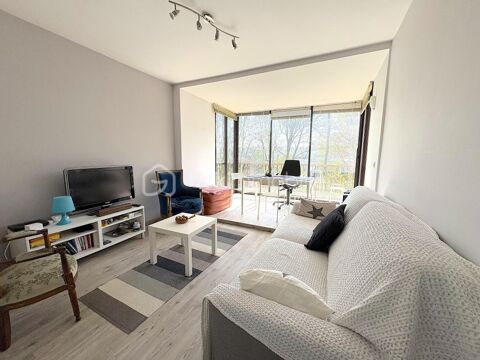   Jolie opportunit : appartement avec piscine dans immeuble annes 70 Appartement - 2 pice(s) - 47 m