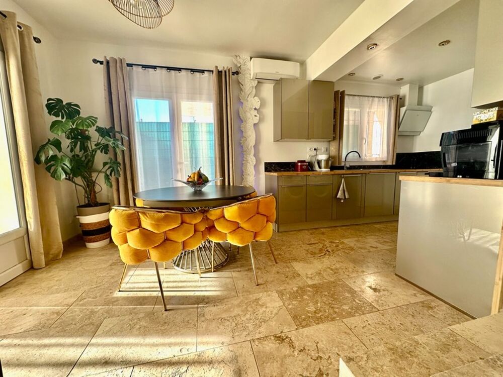 Comme une maison de vacances toute l'année  Maison rénovée avec jardin, deux terrasses et piscine à Grasse Saint-Mathieu