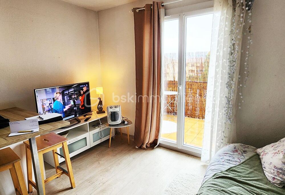 LA LONDE LES MAURES-STUDIO DE 18,3 M2 AVEC TERRASSE