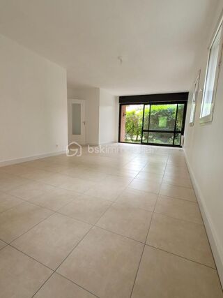 Appartement à louer 4 pièces 87 m²