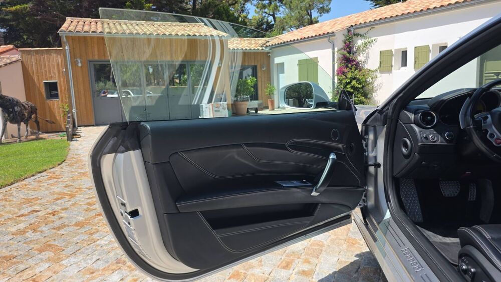 Ff 6.3 V12 660 4RM BVA7 * - Entretien constructeur 2015 occasion 17000 La Rochelle