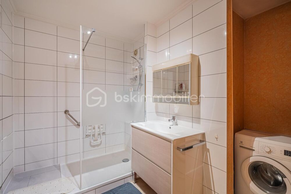 ? UN APPARTEMENT LUMINEUX, UNE VUE DÉGAGÉE ET UN BEAU POTENTIEL !