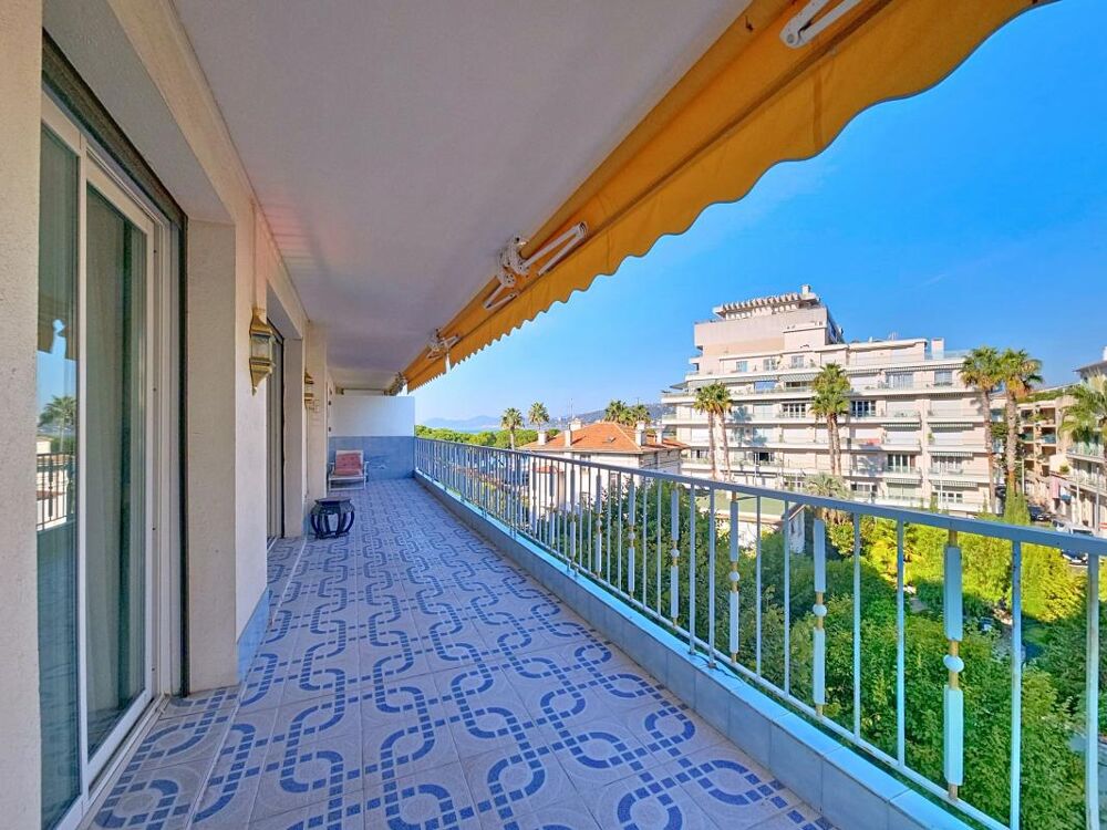 Vente Appartement Juan-les-Pins Centre – Emplacement n°1 à 100 m des plages, 94 m² à réinventer avec terrasse de 34 m² et aperçu mer Antibes