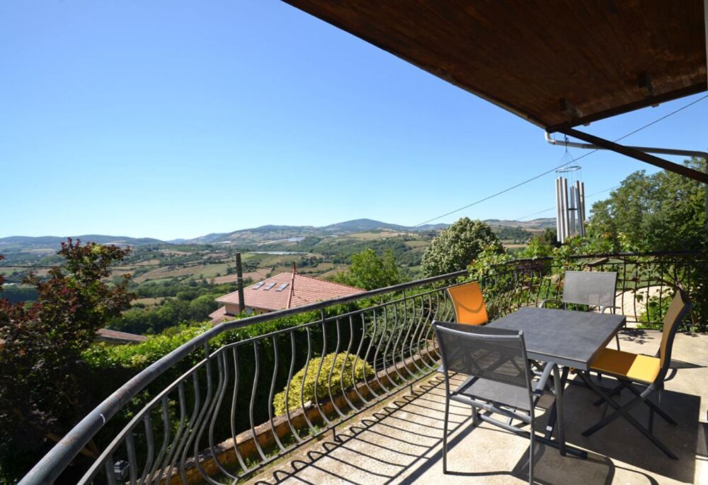 Maison de plus de 290 m2 avec plus de 6 000 m2 de terrain