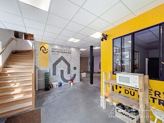  Immeuble à vendre 5 pièces 700 m²