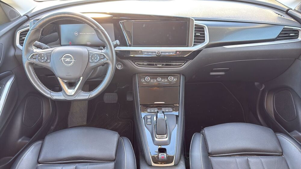 Grandland 1.6 Hybrid 300 AWD EAT8 Ultimate - Premi&egrave;re main Entretien c 2023 occasion 21000 Dijon