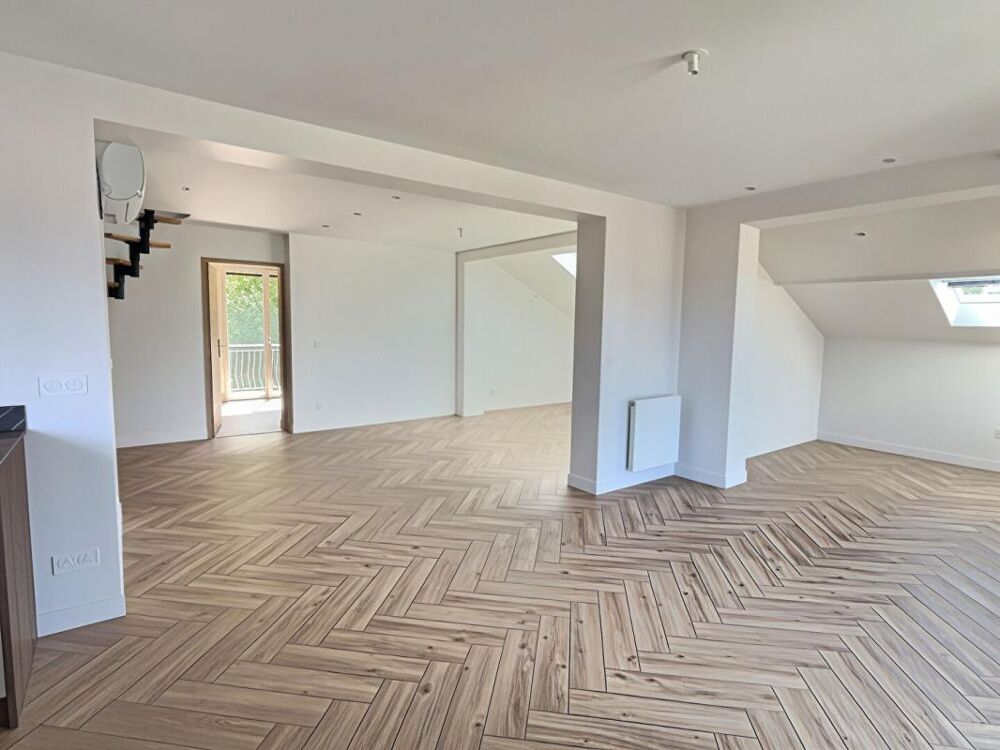 AIX LES BAINS - DUPLEX T4 RENOVE 100.19 M² AVEC TERRASSE PRIVATIVE DE 43 M² VUE DEGAGEE