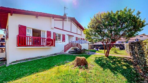   Maison avec jardin au centre du village côté océan à Guéthary Maison - 7 pièce(s) - 149 m²